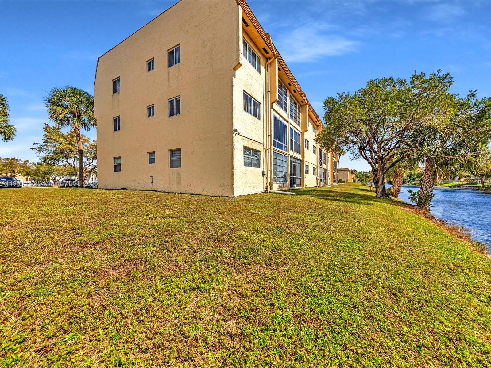 SUNRISE LAKES 44 CONDO - Residential