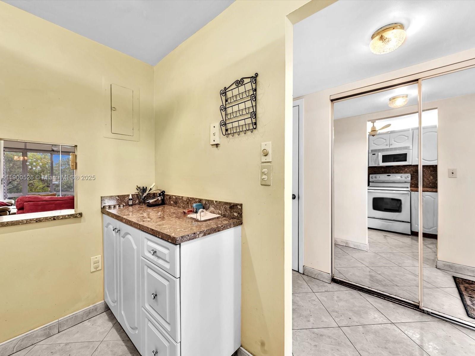 SUNRISE LAKES 44 CONDO - Residential