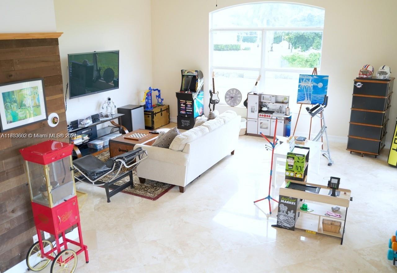 CHAMBERS LAND CO SUB NE1/ - Residential