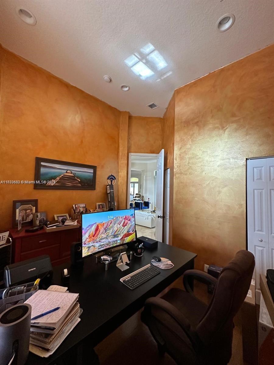 CHAMBERS LAND CO SUB NE1/ - Residential