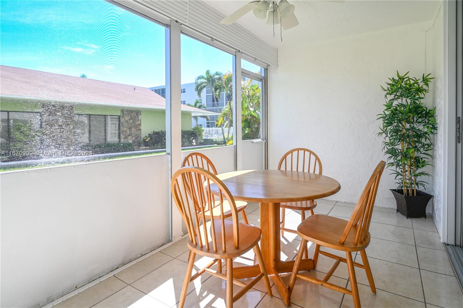 MEADOWBROOK LAKES CONDO - Residential