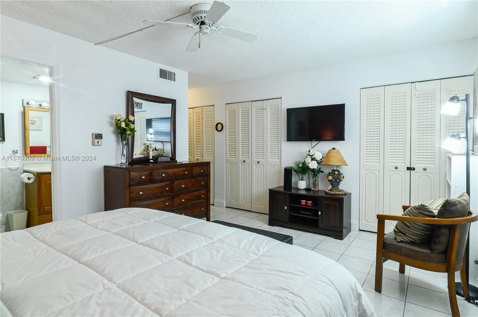 MEADOWBROOK LAKES CONDO - Residential