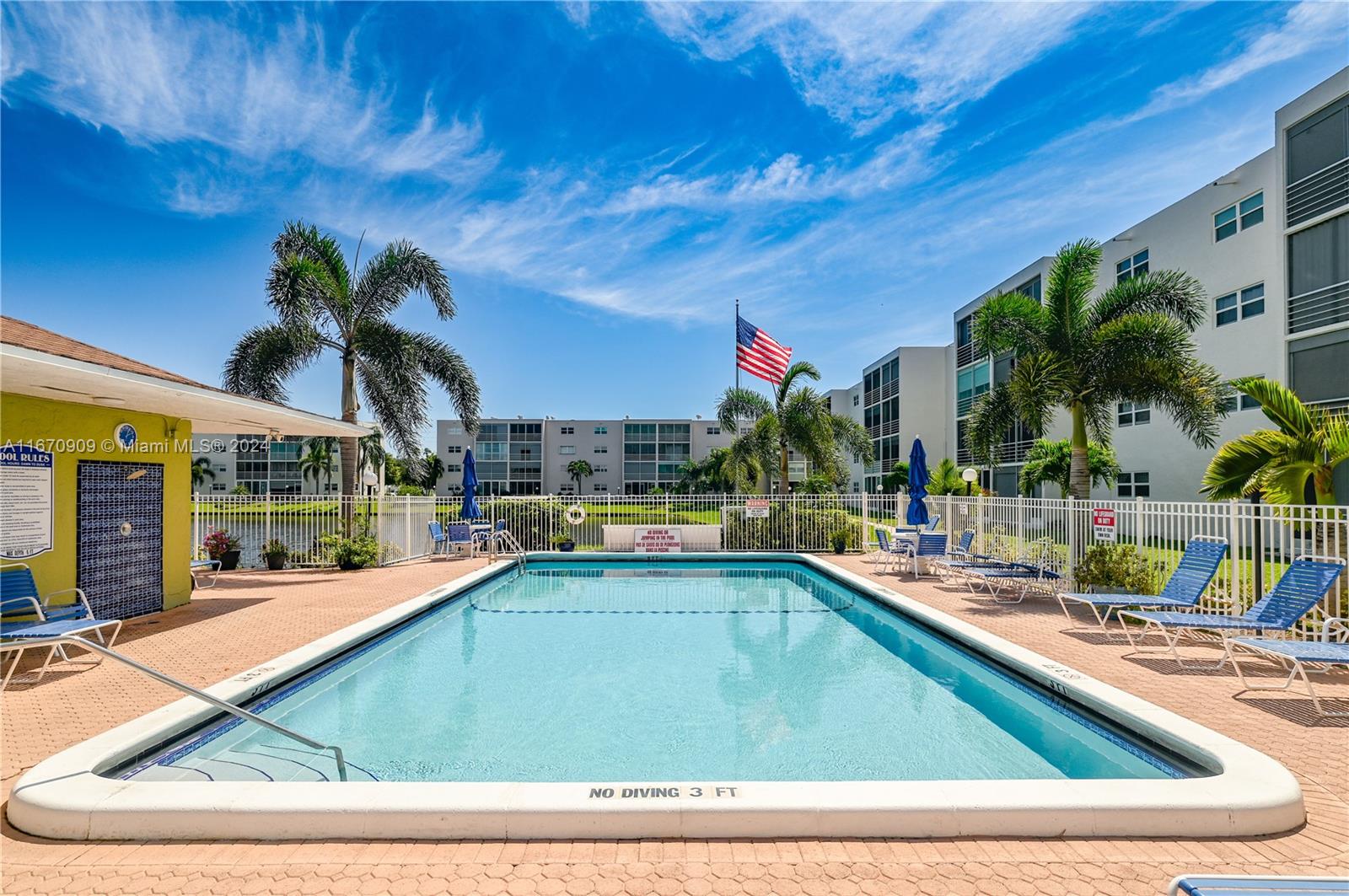 MEADOWBROOK LAKES CONDO - Residential