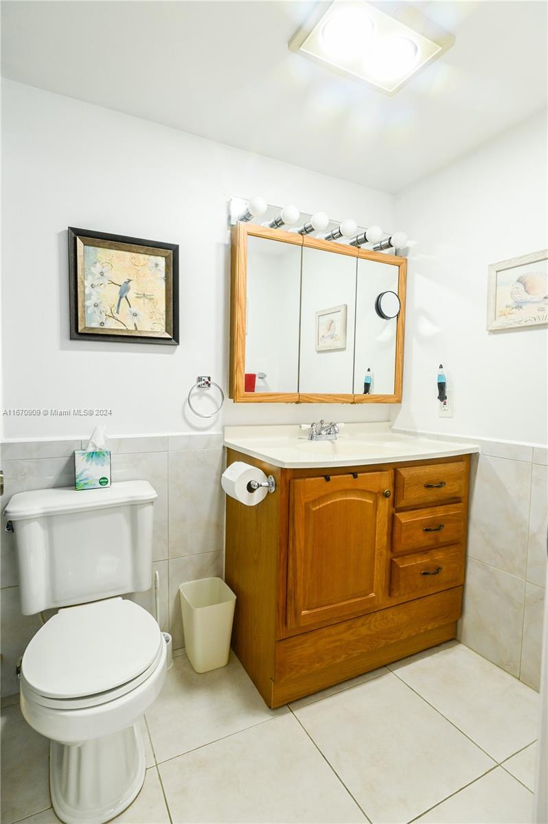 MEADOWBROOK LAKES CONDO - Residential
