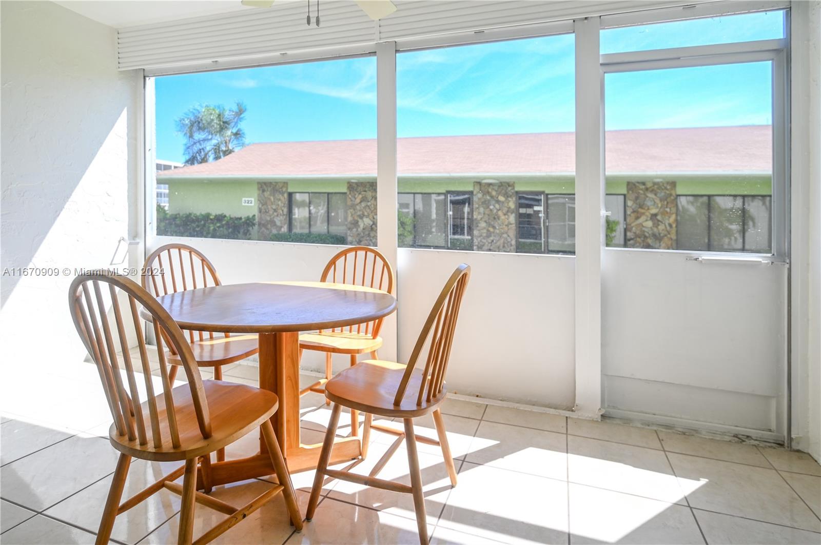 MEADOWBROOK LAKES CONDO - Residential