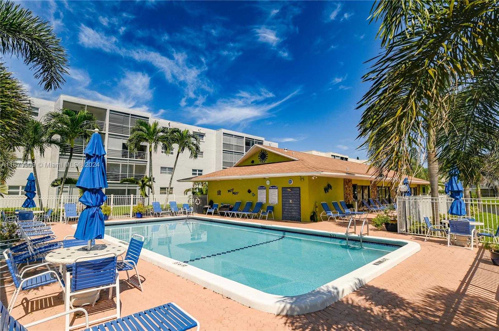 MEADOWBROOK LAKES CONDO - Residential