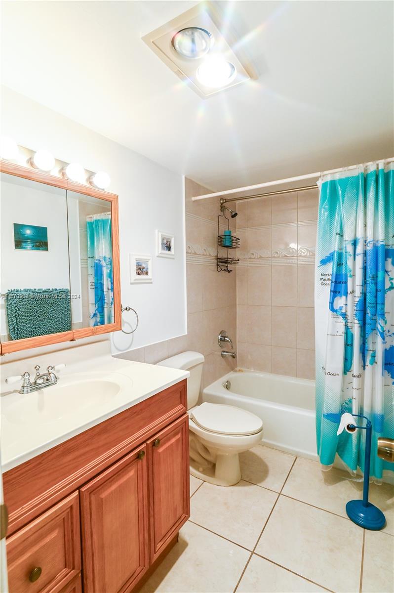 MEADOWBROOK LAKES CONDO - Residential
