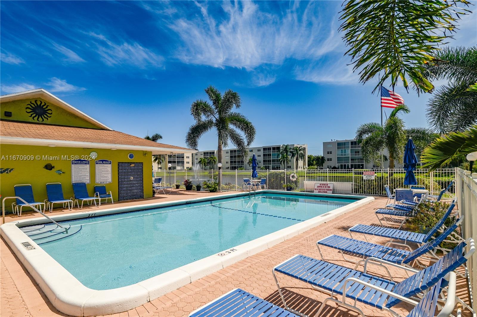 MEADOWBROOK LAKES CONDO - Residential