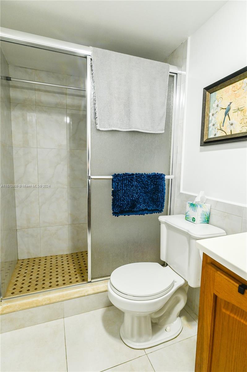 MEADOWBROOK LAKES CONDO - Residential