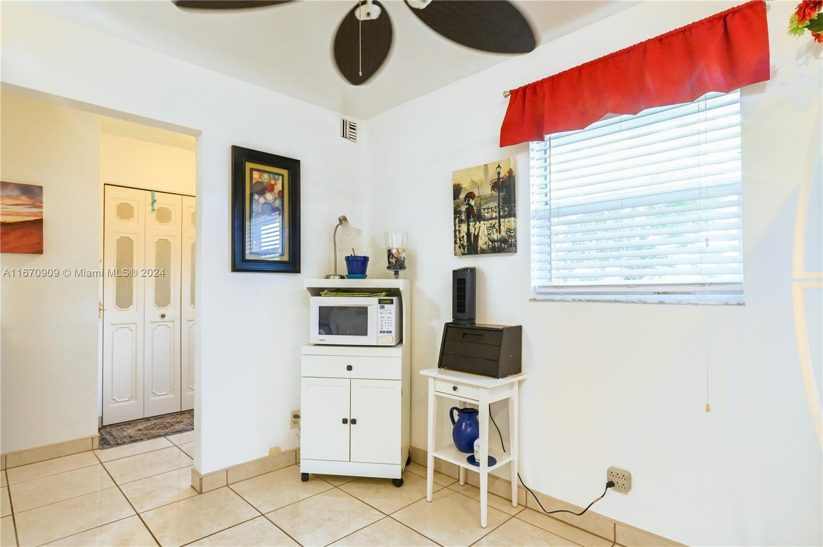 MEADOWBROOK LAKES CONDO - Residential
