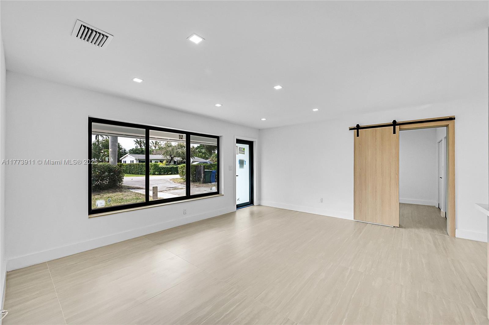 121 NW 35th St