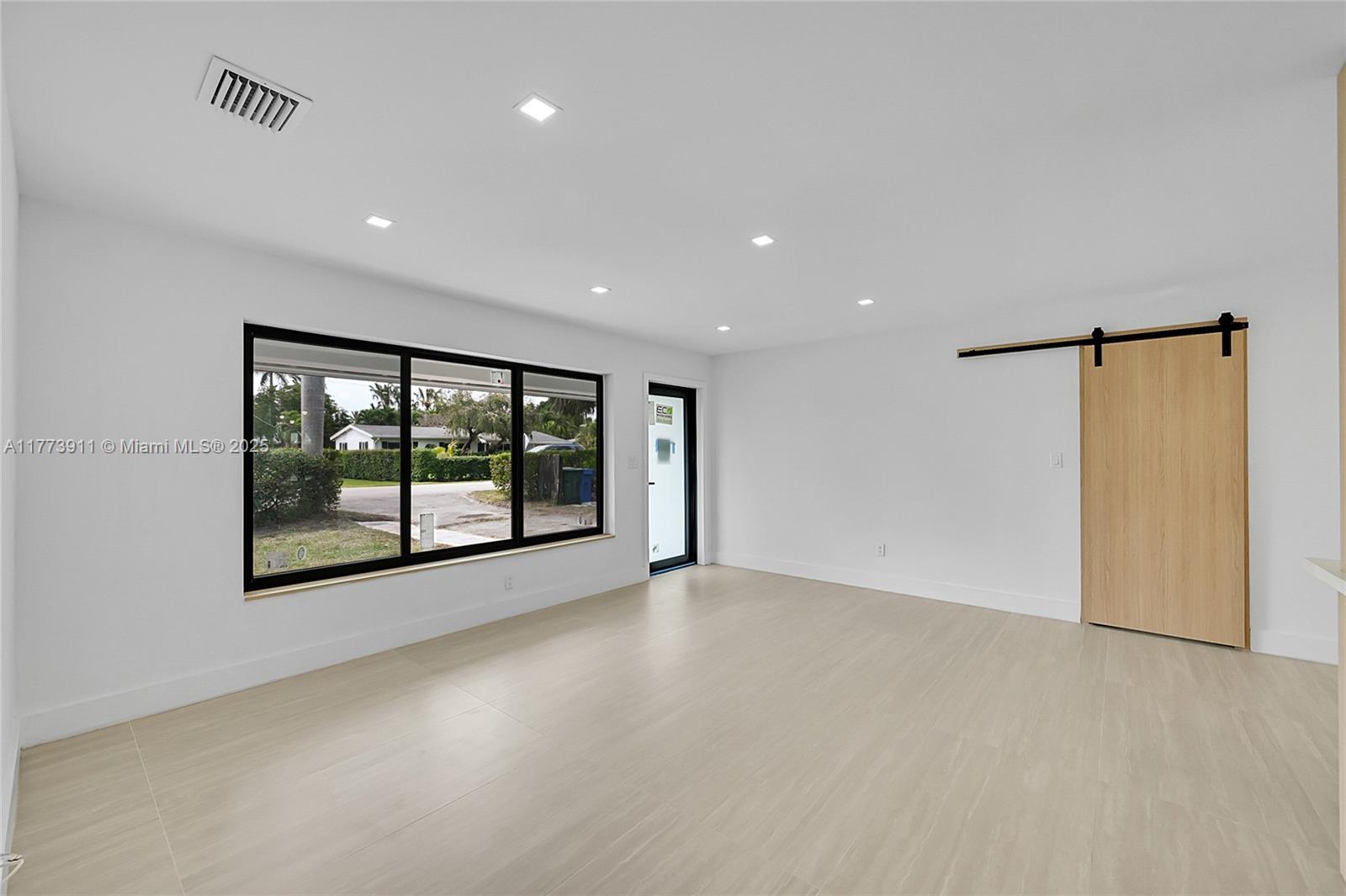 121 NW 35th St