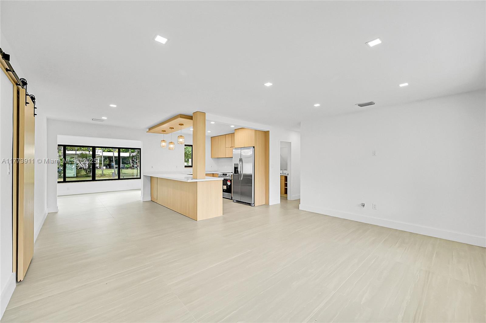 121 NW 35th St