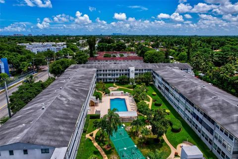 Tiny photo for 15610 NE 6th Ave #23C, Miami, FL 33162 (MLS # A12008365)