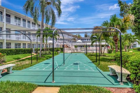 Tiny photo for 15610 NE 6th Ave #23C, Miami, FL 33162 (MLS # A12008365)