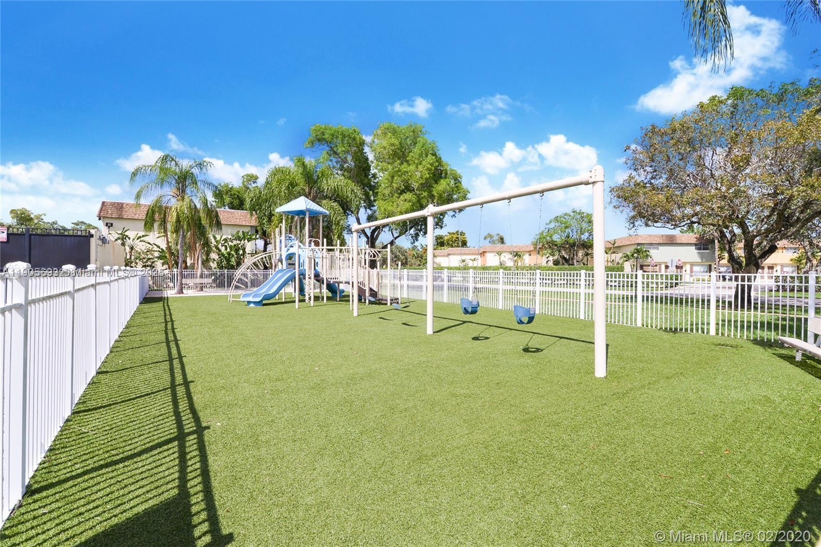 TOWNHOUSES OF PLANTATION - Residential Lease