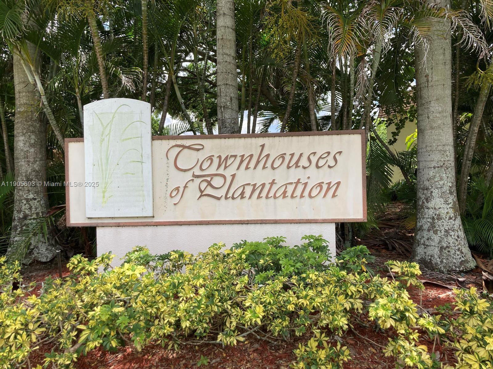 TOWNHOUSES OF PLANTATION - Residential Lease