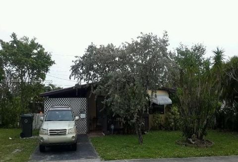 1121 NW 43rd St Oakland Park FL 33309