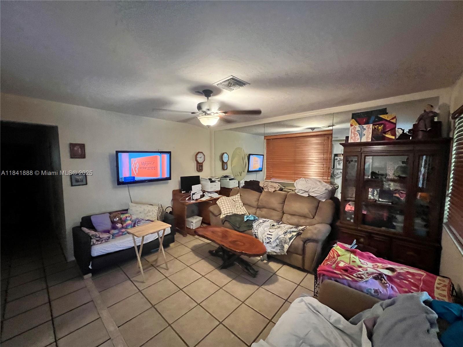 1121 NW 43rd St