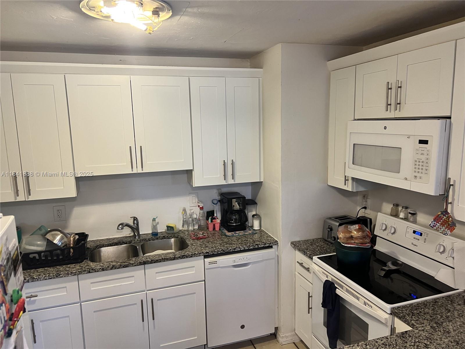 1121 NW 43rd St