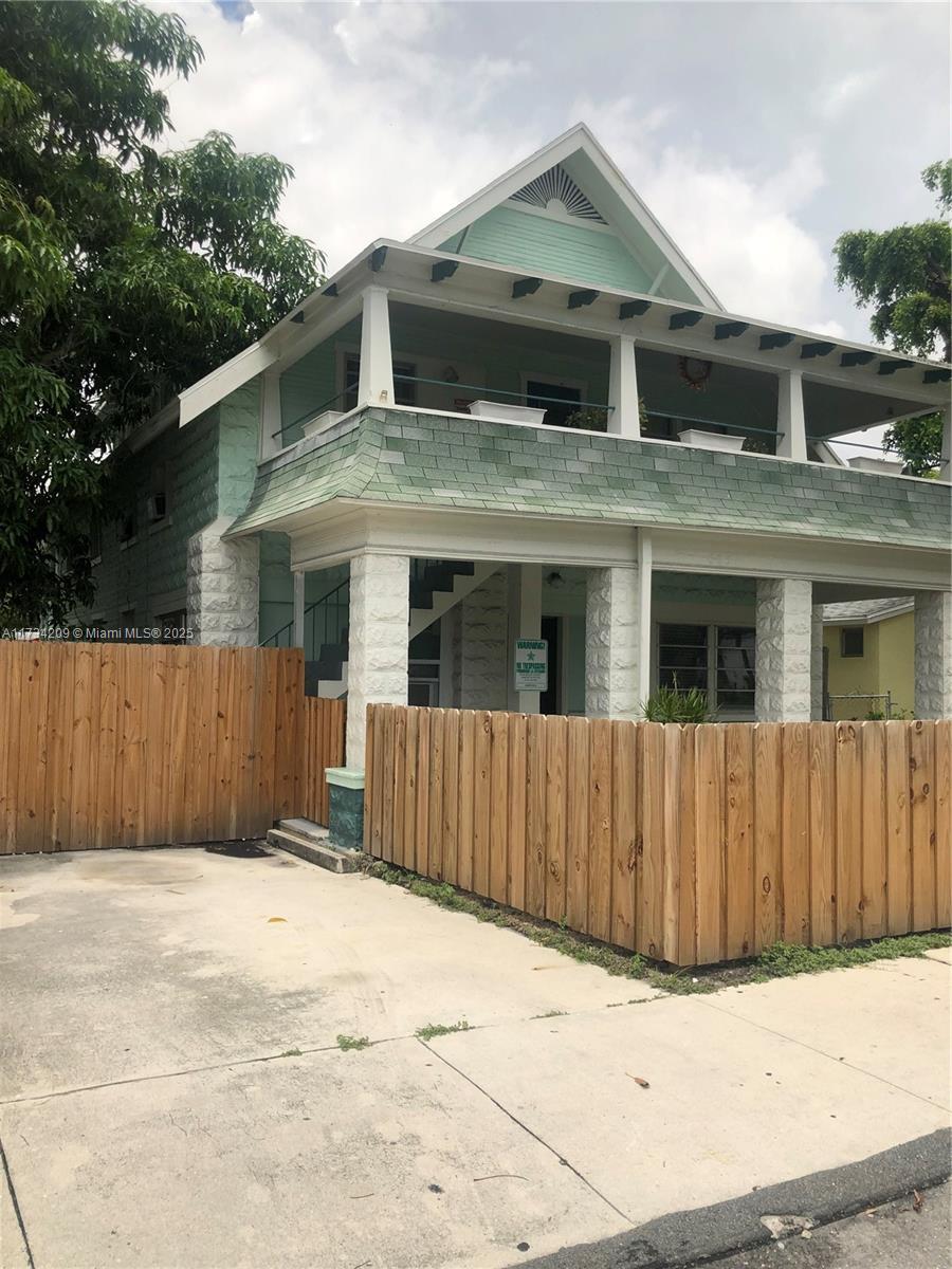 LAKE WORTH TOWN OF - Residential Income