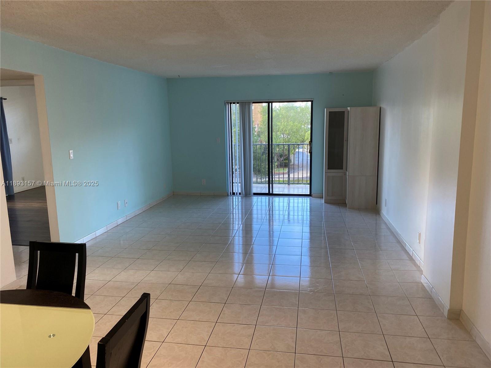 GOLDEN ISLES LAKES CONDO - Residential Lease