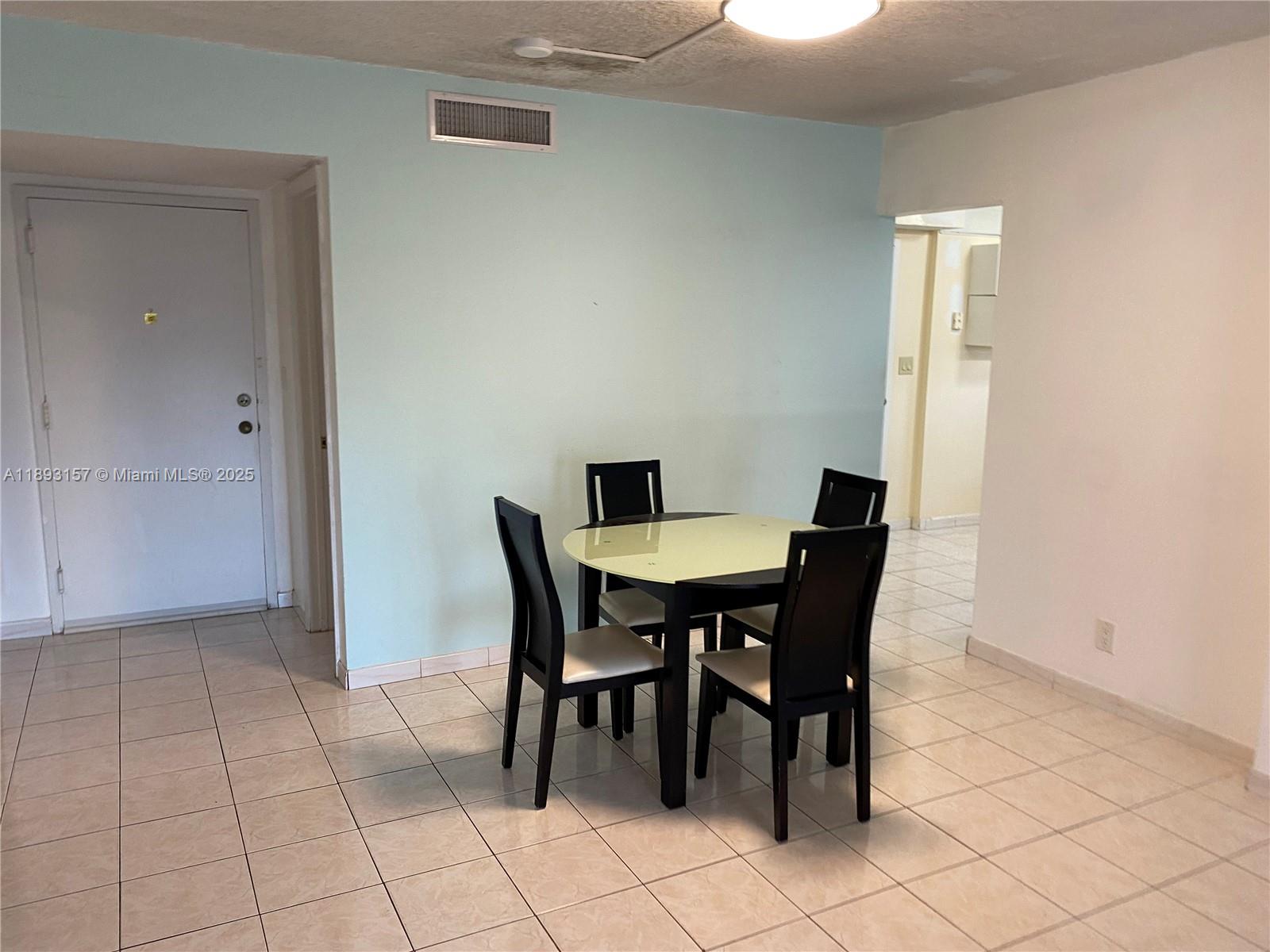 GOLDEN ISLES LAKES CONDO - Residential Lease