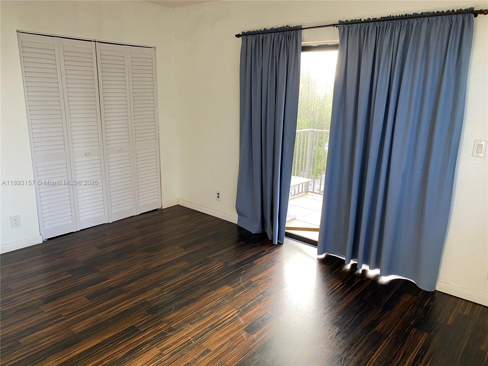 GOLDEN ISLES LAKES CONDO - Residential Lease