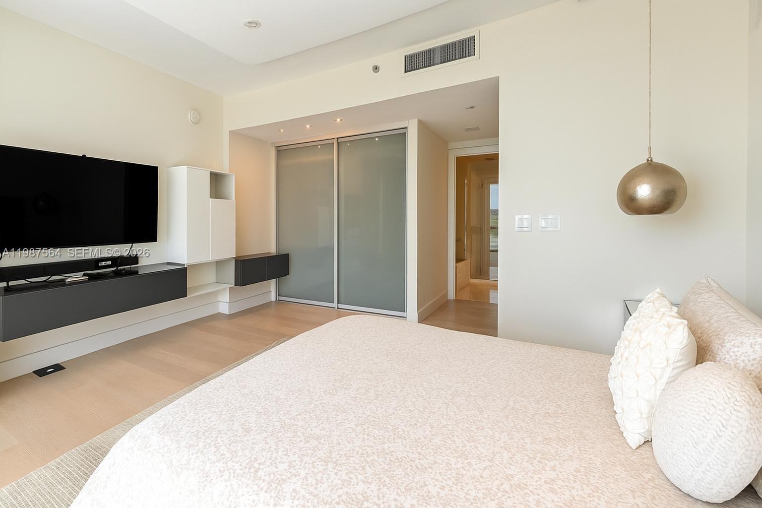 JADE BEACH CONDO - Residential Lease