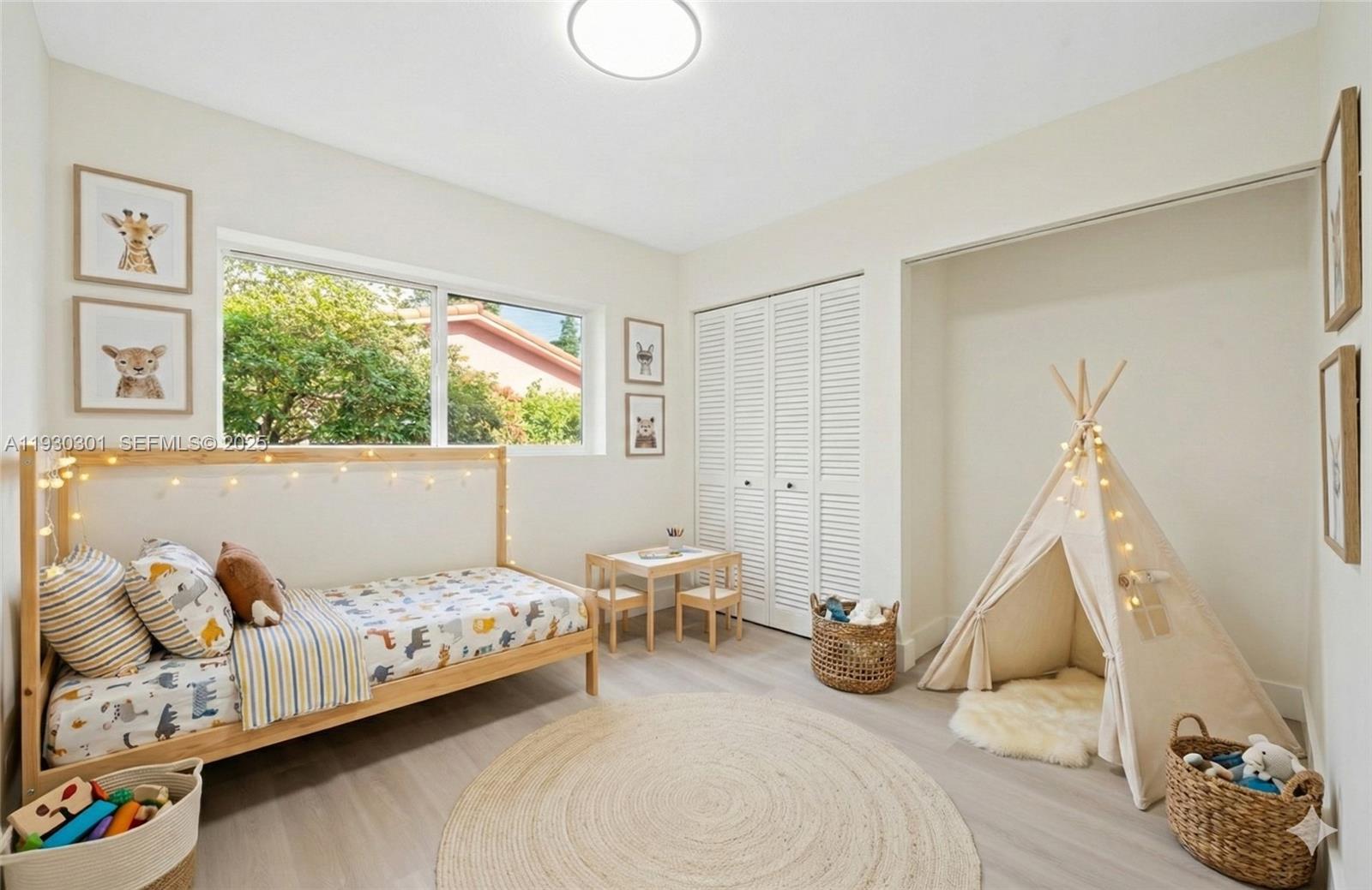 SOUTHERN ESTATES 8TH ADDN - Residential