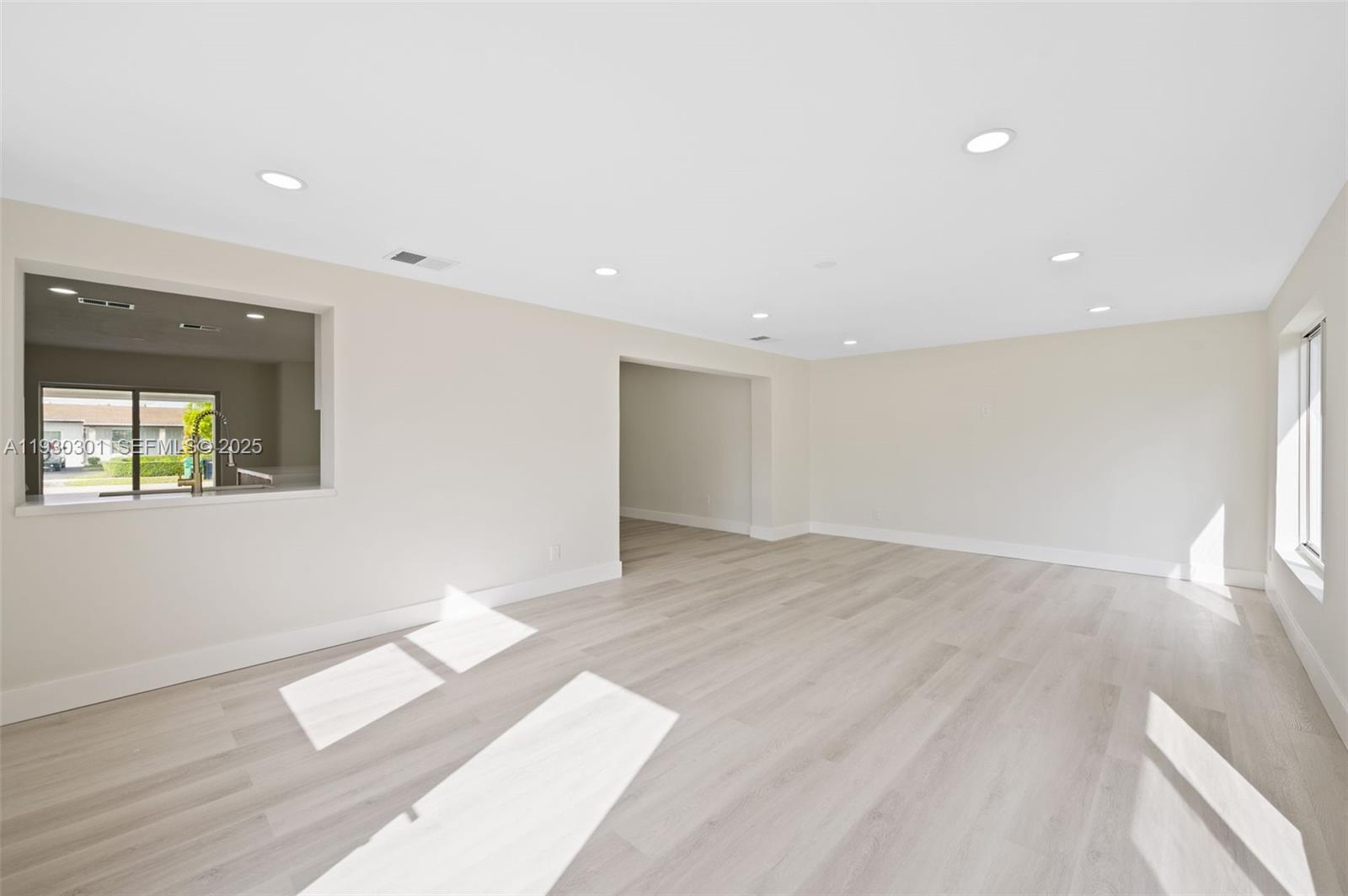 SOUTHERN ESTATES 8TH ADDN - Residential