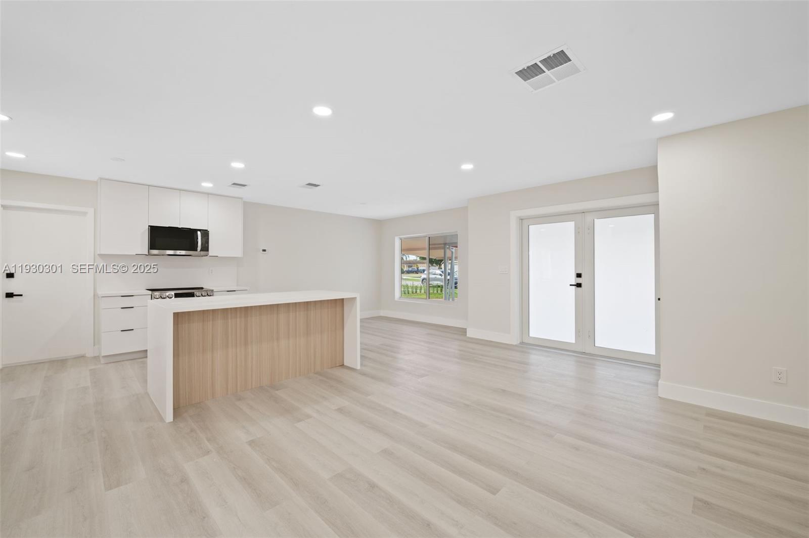 SOUTHERN ESTATES 8TH ADDN - Residential