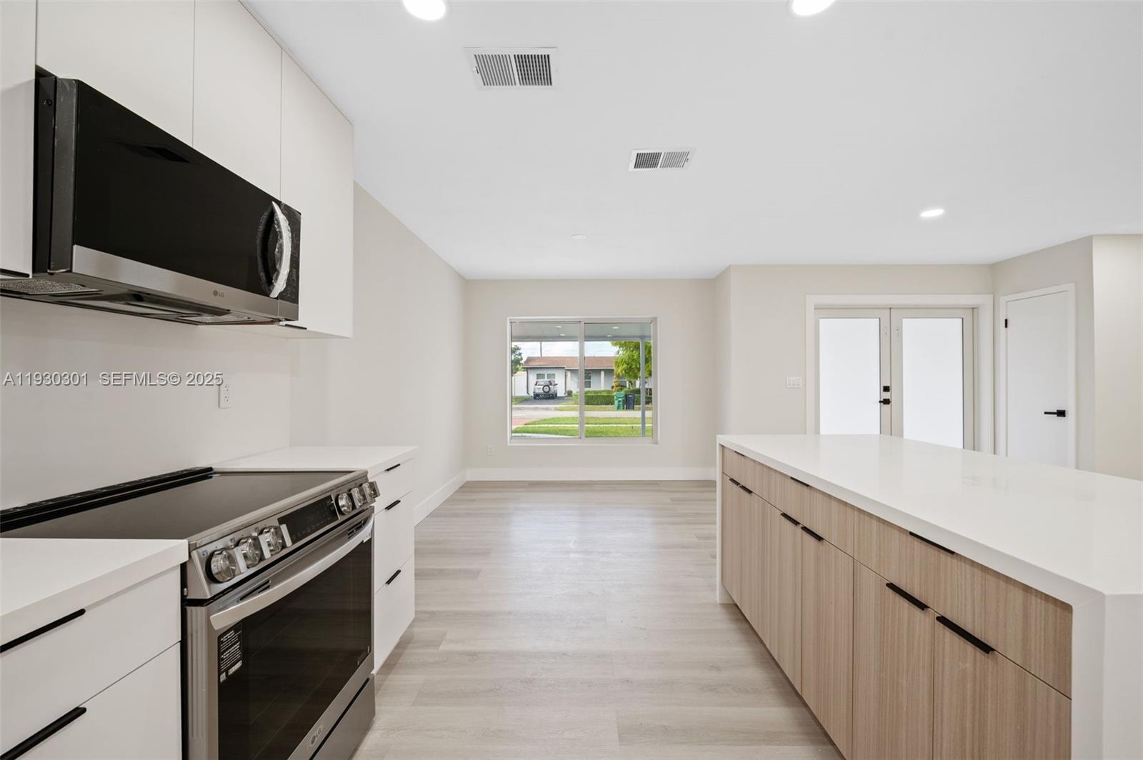 SOUTHERN ESTATES 8TH ADDN - Residential