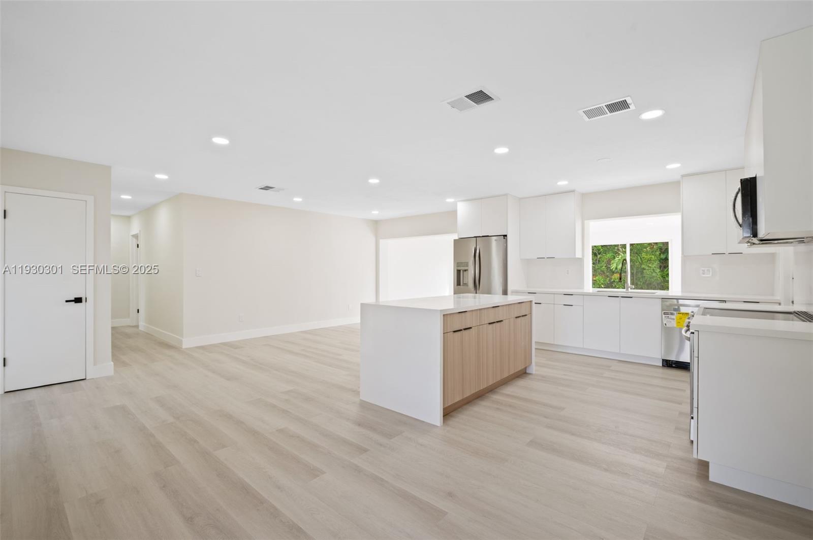 SOUTHERN ESTATES 8TH ADDN - Residential