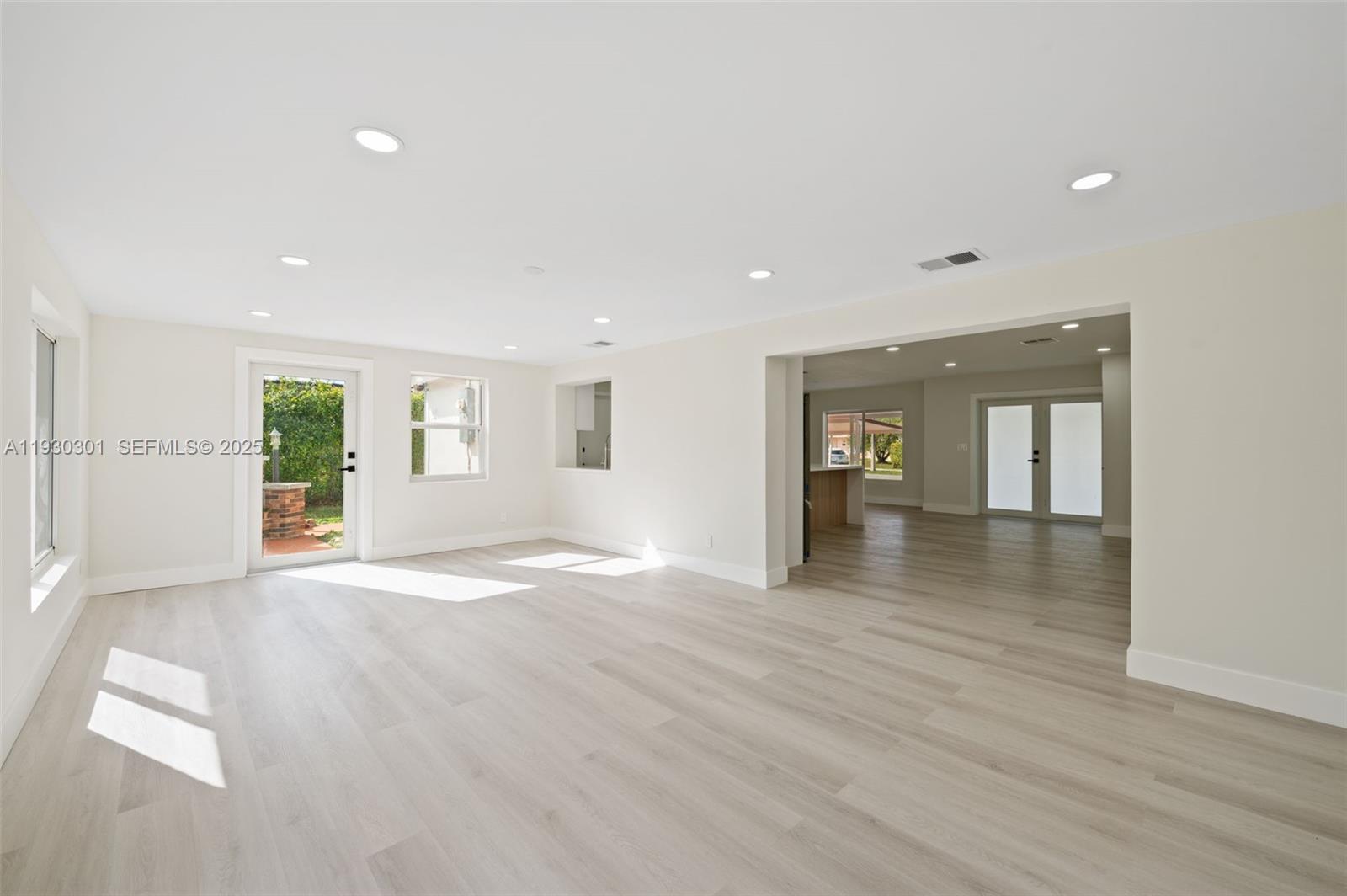 SOUTHERN ESTATES 8TH ADDN - Residential