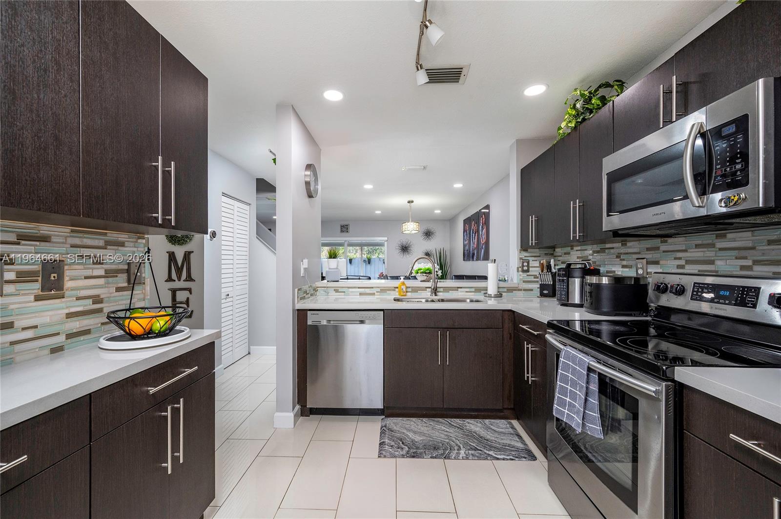 WEITZER SERENA LAKES TOWN - Residential