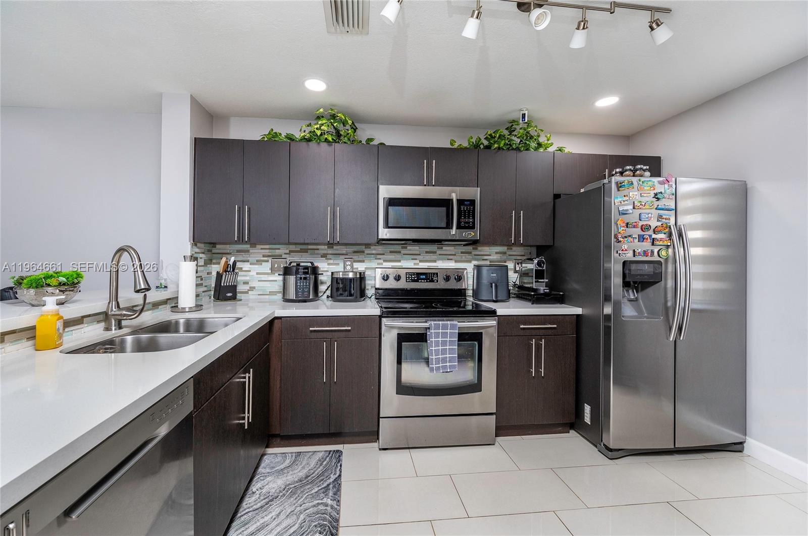 WEITZER SERENA LAKES TOWN - Residential