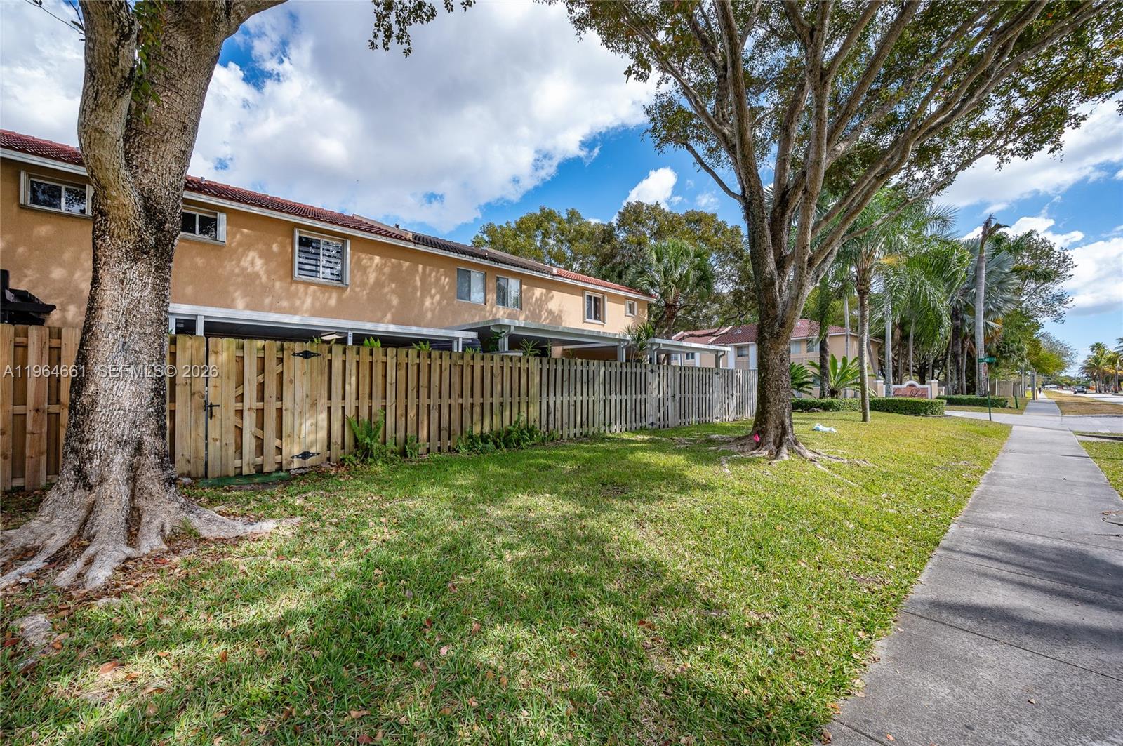 WEITZER SERENA LAKES TOWN - Residential