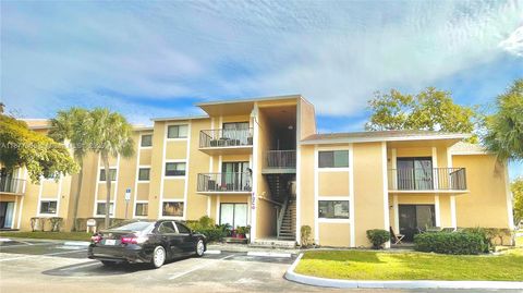 Photo of 251 W Palm Cir W #206, Pembroke Pines, FL 33025 (MLS # A11877965)