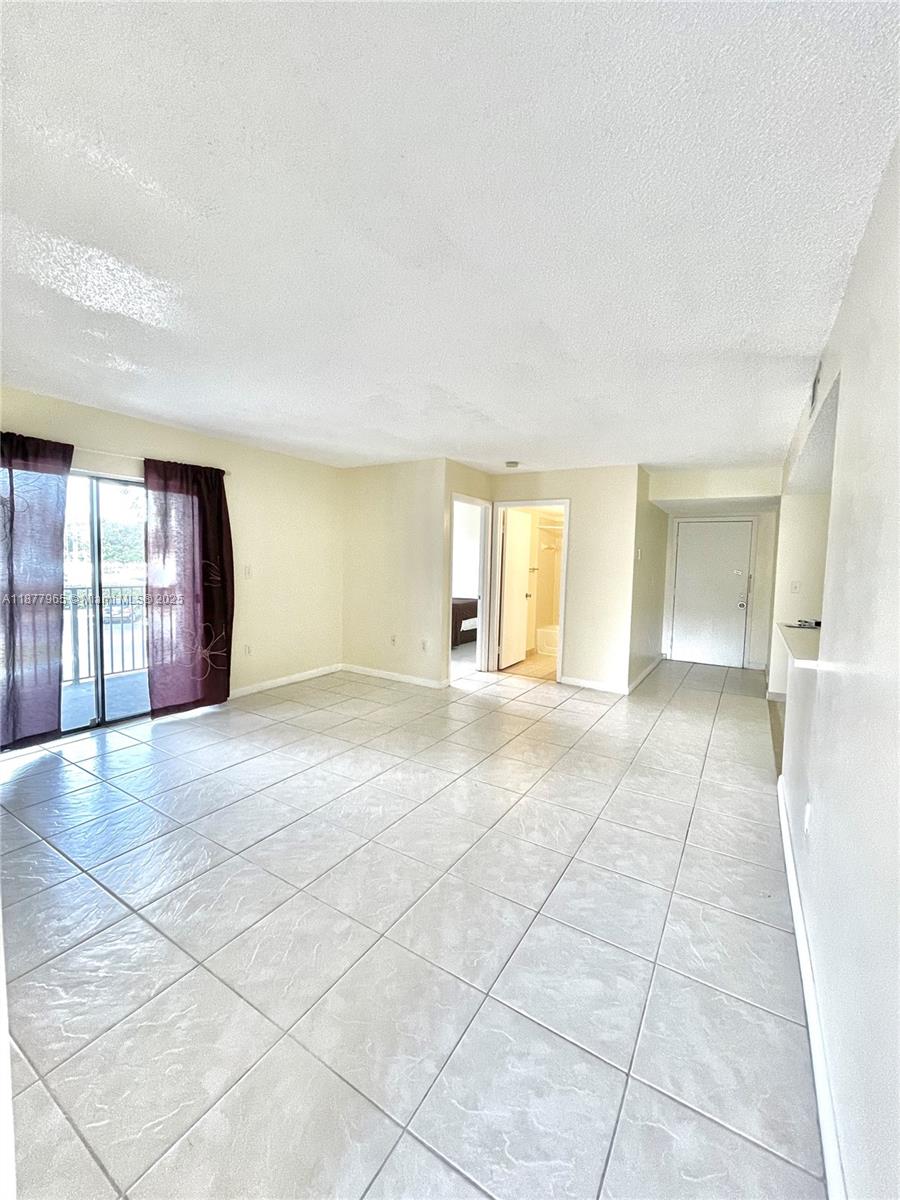 251 W Palm Cir W 206