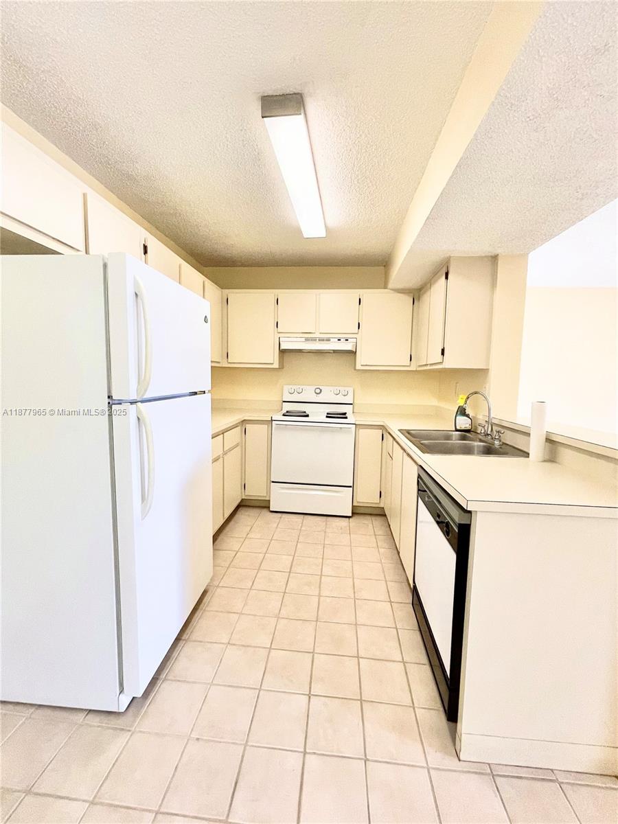 PALMS OF PEMBROKE CONDO - Residential