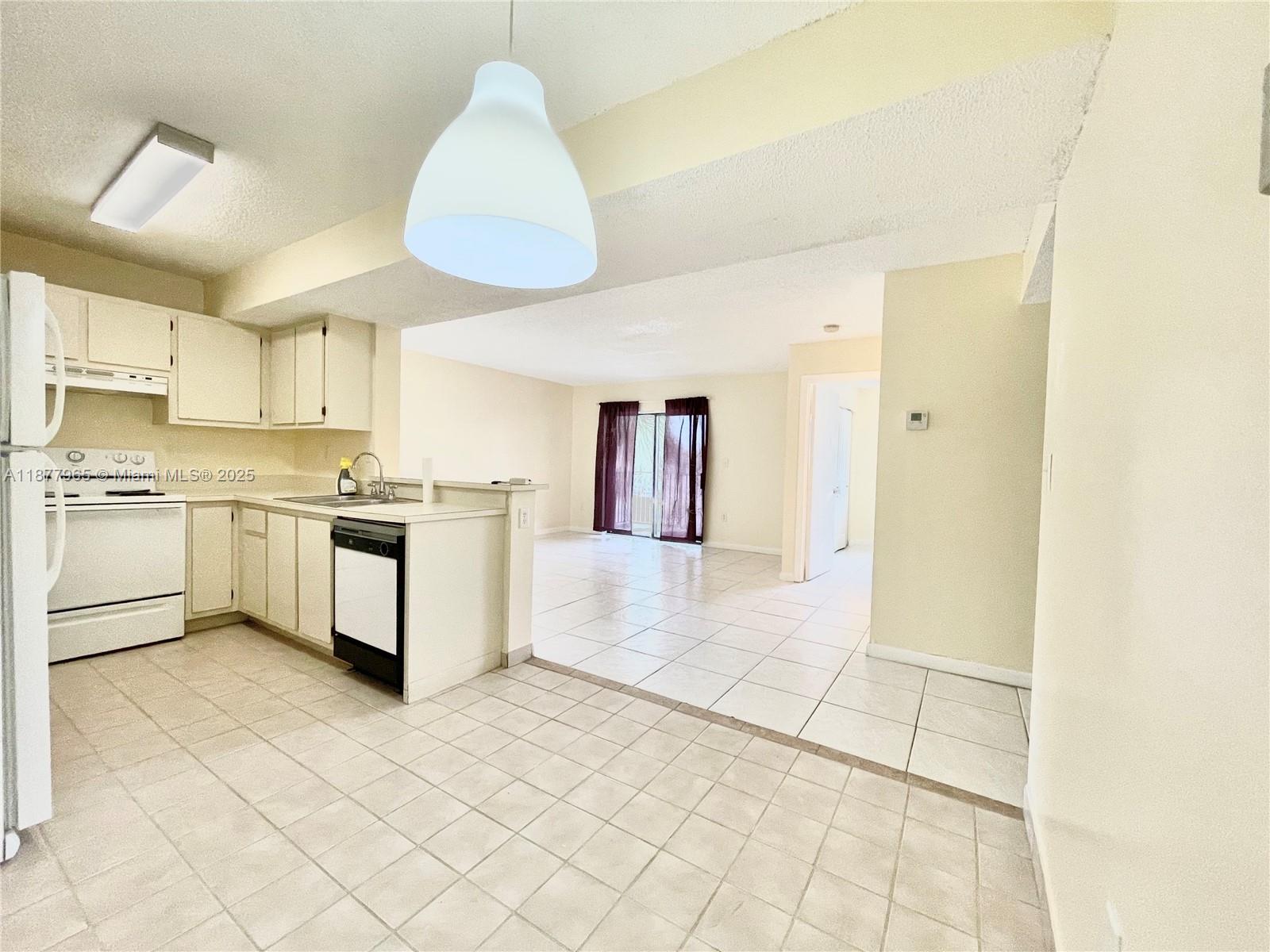 PALMS OF PEMBROKE CONDO - Residential