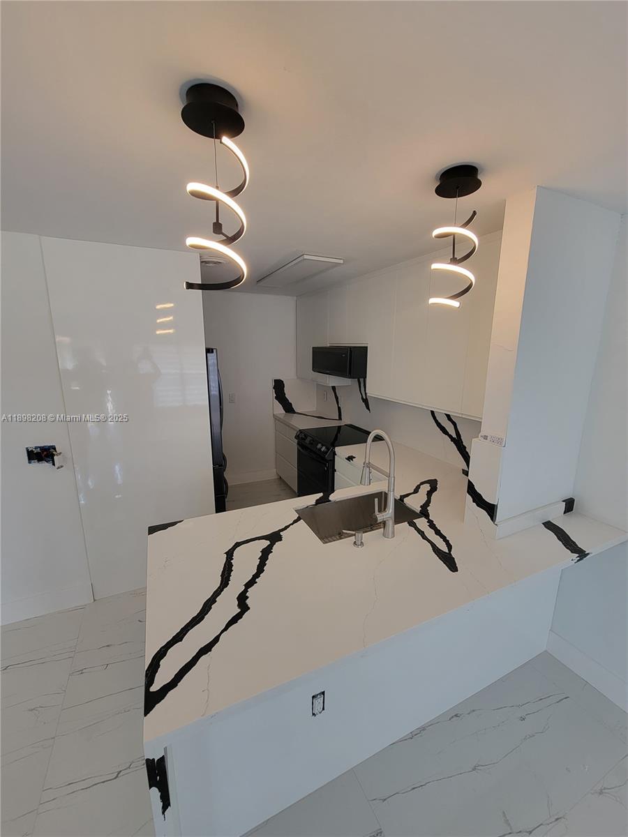 PALM PLACE CONDO - Residential Lease