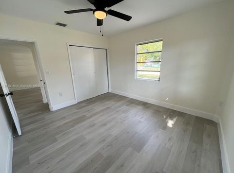 Triplex in Miami FL 3102-3104 10th St 12.jpg