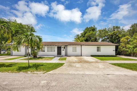 Triplex in Miami FL 3102-3104 10th St 27.jpg