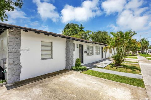 Triplex in Miami FL 3102-3104 10th St 25.jpg