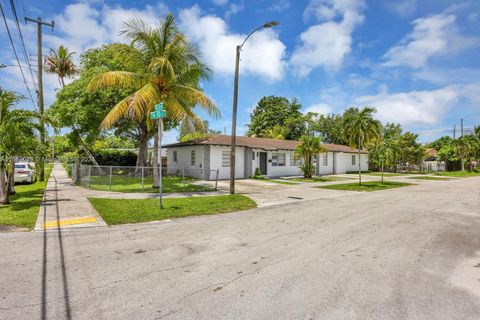 Triplex in Miami FL 3102-3104 10th St 23.jpg