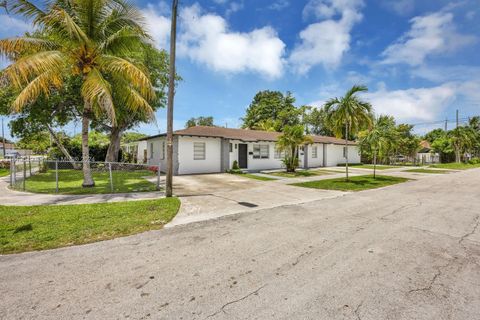 Triplex in Miami FL 3102-3104 10th St 22.jpg