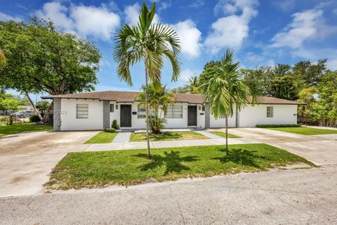 Triplex in Miami FL 3102-3104 10th St 26.jpg