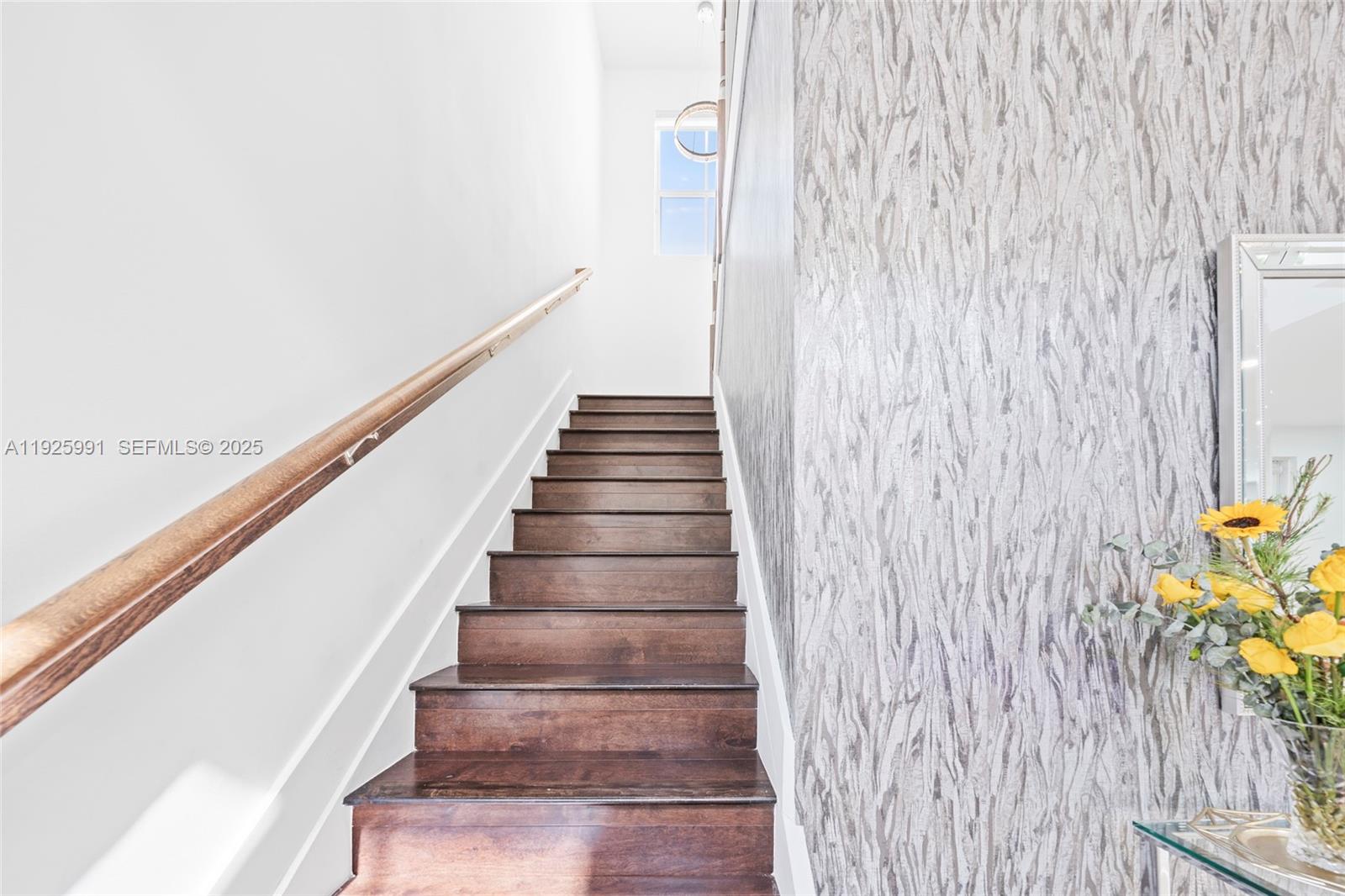 VINTAGE ESTATES - Residential